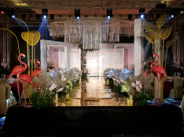 婚禮現(xiàn)場(chǎng)燈光、音響及道具效果