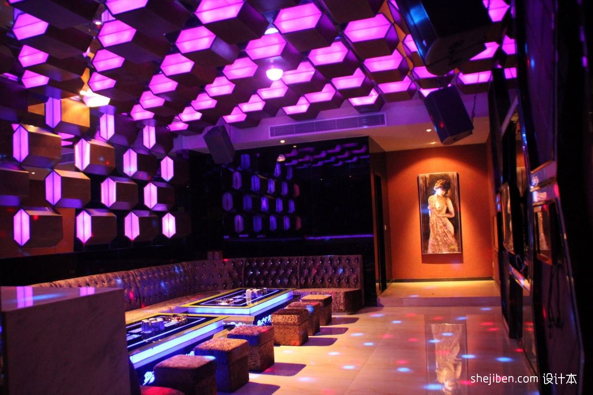 舞臺(tái)音響主要設(shè)備有哪些